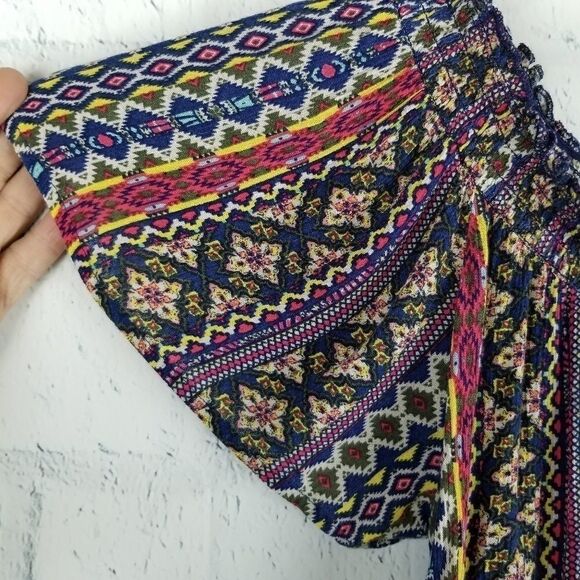 Aztec Print Peasant Top. Size L. - Picture 2 of 6
